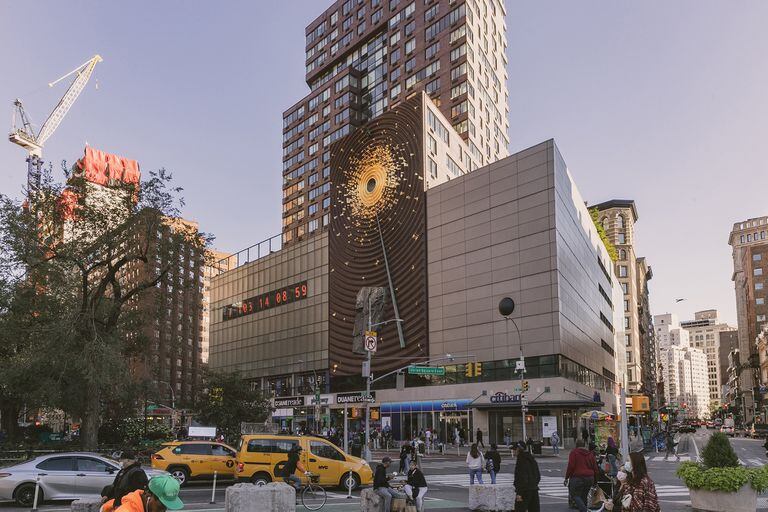 La obra de arte Metronome avisa a los neoyorquinos los días, horas y minutos que le restarían a la Tierra para agotar sus recursos