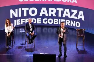 Daniel Scioli, Victoria Tolosa Paz y Nito Artaza durante el lanzamiento de la lista para las PASO de Unión por la Patria