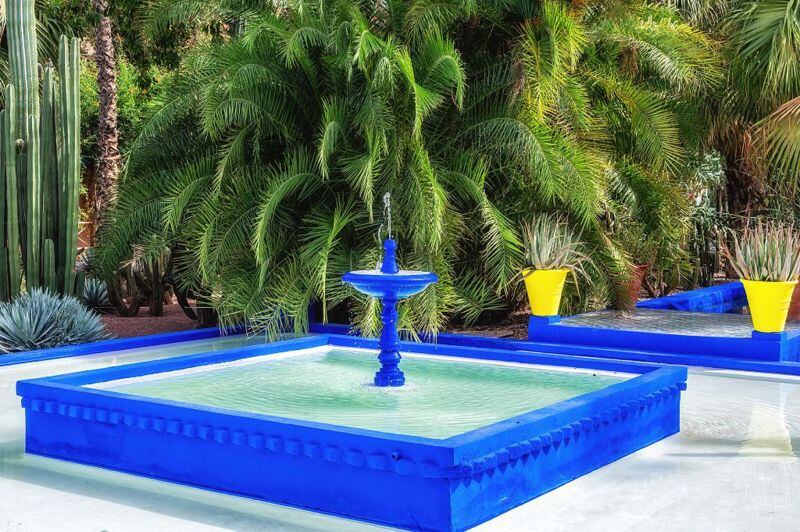 El distintivo azul del Jardín Majorelle que Yves Saint Laurent y su pareja Pierre Berge salvaron.
