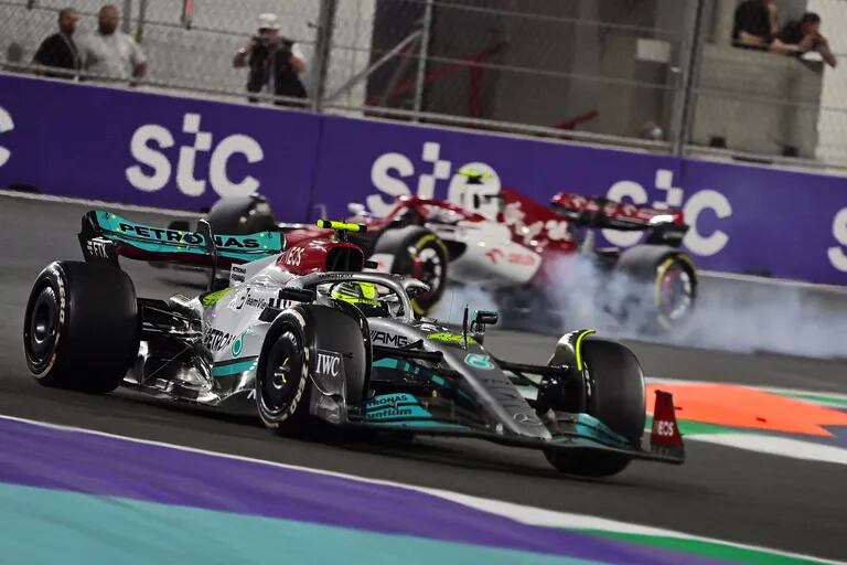 Mercedes sufrió un golpe inesperado en el inicio de la temporada de Fórmula 1 y buscan urgentemente una solución