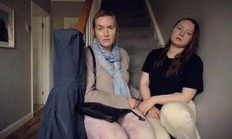 Escena de la miniserie I'm Ruth, con Kate Winslet y su hija Mia Threapleton