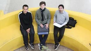 De izquierda a derecha: Matías Hunicken, Martín Rodriguez y Luis Ferroni, de la Famaf 