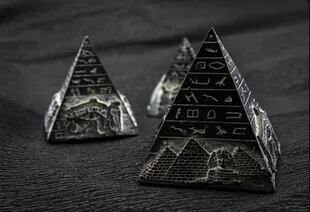 Las pirámides traerán determinación a las personas de Acuario