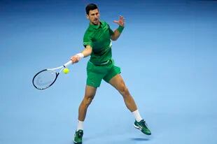 A Djokovic no le importó estar clasificado; batalló contra Medvedev como siempre, sigue invicto y va por su sexto título en el ATP Finals.