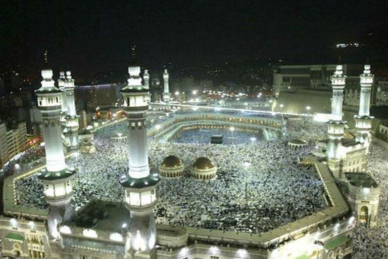 La Meca y Medina, los principales dos sitios sagrados del Islam, se encuentran en Arabia Saudita