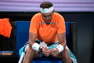 La tristeza de Rafael Nadal al padecer una nueva lesión: fue en el Abierto de Australia, ante Mackenzie McDonald, en la segunda ronda