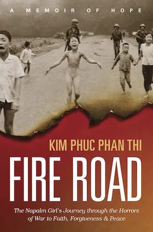 El libro que Kim Phuc escribió donde cuenta su historia