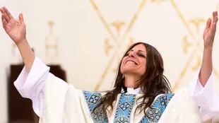 Aquí Anne Tropeano acaba de ser ordenada en una iglesia de Albuquerque, Nuevo México, Estados Unidos