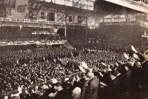 El día en que 20.000 nazis cantaron el himno nacional argentino en el Luna Park