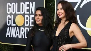 Salma Hayek y su amiga Ashley Judd, dos de las actrices que alzaron su voz en contra de Harvey Weinstein