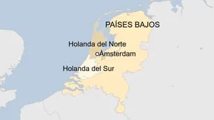 La denominación "Holanda" procede del nombre de la región del mismo nombre que se encuentra en el oeste del país y que se divide en dos provincias: Holanda del Norte y Holanda del Sur.