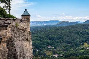 Los alemanes encerraron a Giraud en el castillo de Königstein, lo más lejos posible de Francia y a escasos kilómetros de la actual frontera checa.