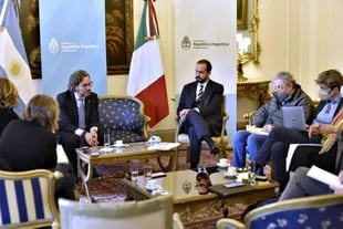 Il ministro degli Esteri Santiago Cafiero all'Ambasciata d'Argentina a Roma