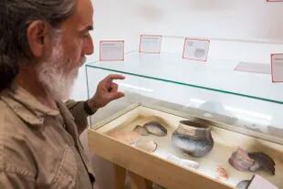 Uno de los grandes hallazgos de Zubeldía: una de las pocas vasijas enteras encontradas bajo tierra