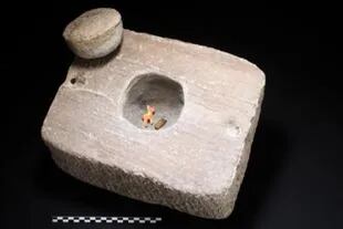 Sumergido en el lago Titicaca los arqueólogos hallaron una caja de ofrendas