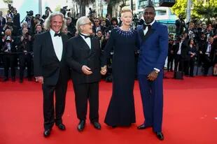 The actors with director George Miller
