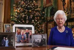 Uno de los detonantes de la renuncia a la realeza de los Sussex fue la ausencia de una fotografía suya con Archie durante el mensaje de Navidad que la reina hace por televisión a todo el país