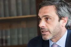 El titular de la Dirección General de Aduanas criticó con dureza a Martín Guzmán
