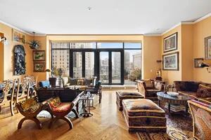 Se vende un penthouse en un barrio boutique de Nueva York con los muebles que eran del diseñador