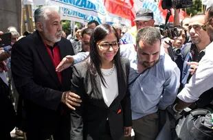 La canciller de Venezuela, Delcy Rodríguez, ayer, al salir del Palacio San Martín
