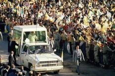 Cómo la camioneta de un sodero se transformó en el vehículo que trasladó a Juan Pablo II por el país