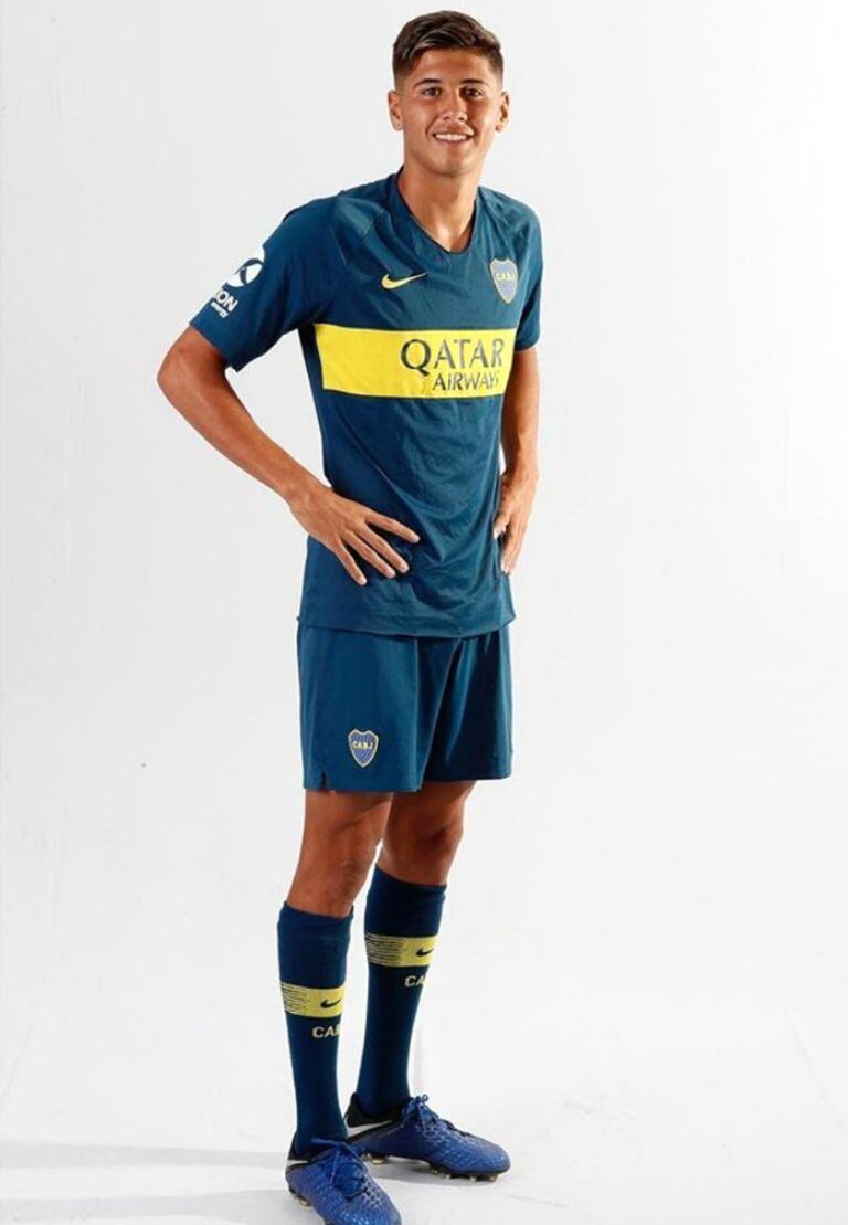 Joven promesa: Ramos Mingo, con los colores de Boca, donde llegó a disputar algunos minutos en encuentros amistosos