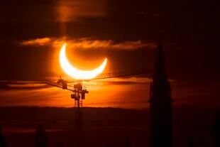 Imagen de carácter ilustrativo de un eclipse solar (Sean Kilpatrick/The Canadian Press via AP)