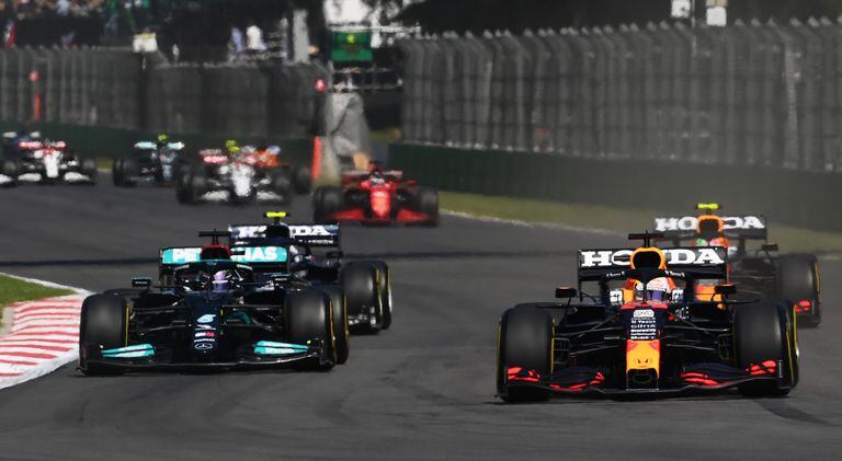 Max Verstappen lidera el Gran Premio de México