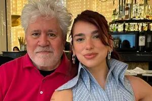 Dua Lipa almorzó con Pedro Almodóvar, Tilda Swanson y Julianne Moore