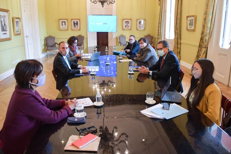 Marcó del Pont, Guzmán, Todesca, Kulfas, Moroni, Pesce y Mallamace, en la reunión de gabinete económico