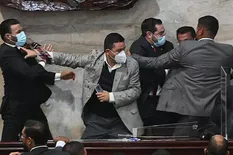 Diputados se agarraron a las piñas en el Congreso de Honduras y la sesión terminó en caos