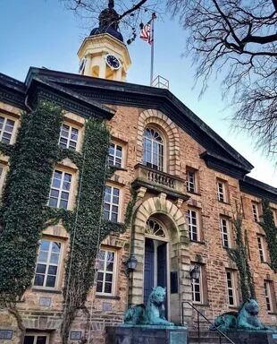 La fachada de la Universidad de Princeton (Foto: Instagram @princeton)