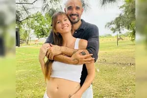 Abel Pintos y Mora Calabrese revelaron el sexo y el nombre de su bebé