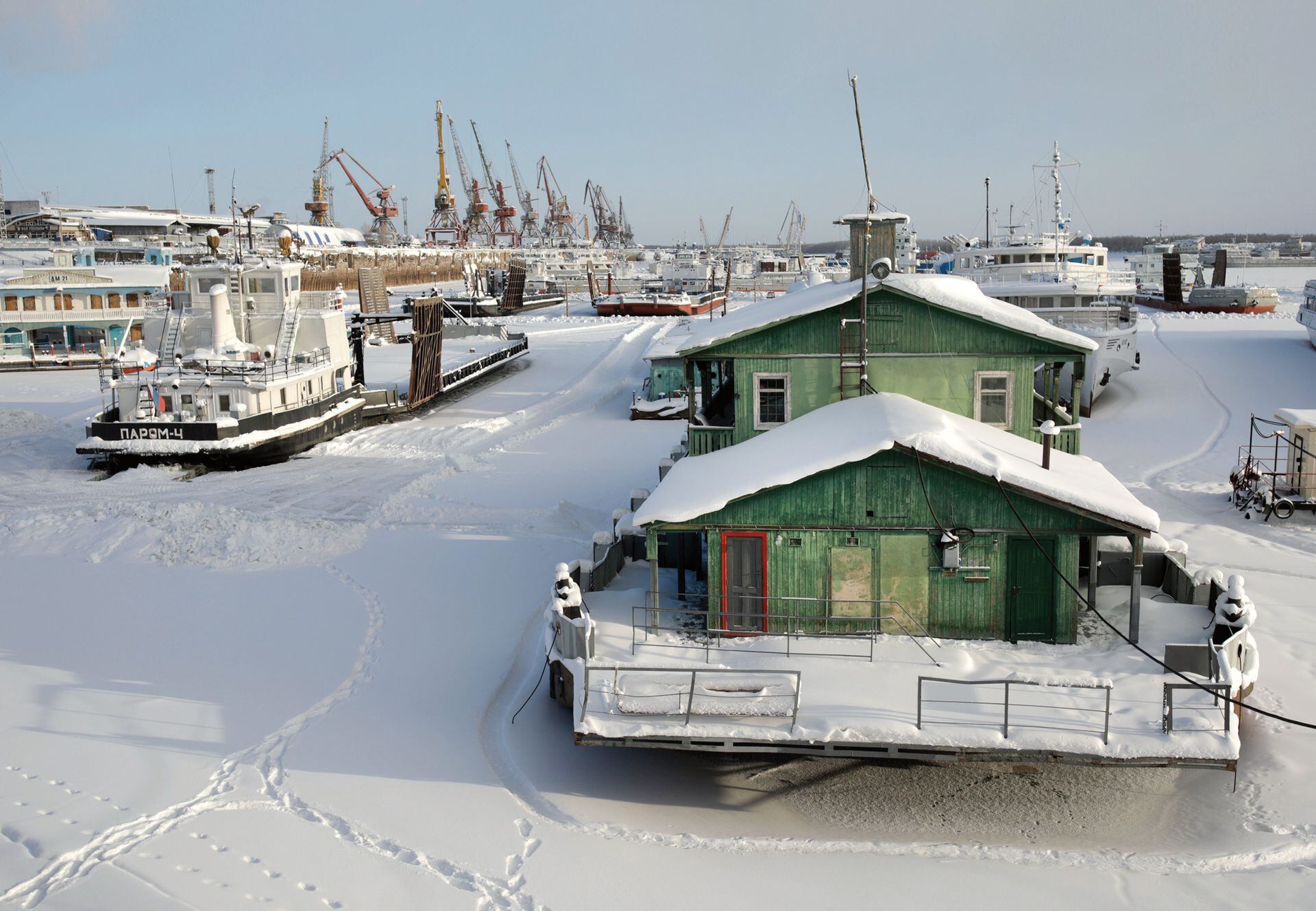 Puerto de ferries al norte de Yakutsk, inactivo durante varios meses en el invierno.