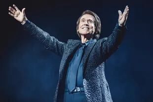 En mayo se presentó en el Luna Park como parte de su tour Raphael 6.0-60 años, una gira con la que celebró seis décadas con la música. 