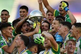 La Copa Sudamericana que Defensa y Justicia ganó hace exactamente un año fue el primer título de su historia