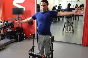 Michel Roccati sufrió un corte completo de médula espinal y ahora puede volver a caminar