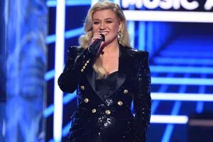 Kelly Clarkson, la estrella del pop e inesperada reina del talk-show heredera de Ellen DeGeneres