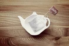 Tres trucos para reutilizar las bolsitas de té con inesperados efectos en la salud