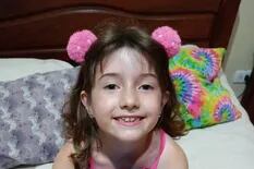 Guada tiene siete años y necesita recaudar 330.000 dólares para tratar su cáncer en Barcelona
