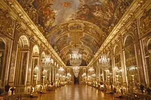 Cómo es el Palacio de Versalles, la histórica residencia real francesa donde Macron agasajará a Carlos III