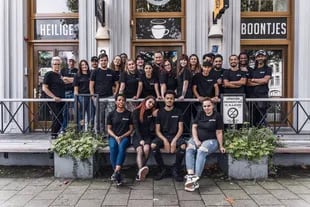 Heilige Boontjes, el bar atendido por ex convictos en Róterdam, Holanda