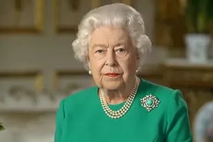 La reina prefiere permanecer en Windsor a pesar de los problemas de seguridad porque siente el lugar más como un hogar que Buckingham