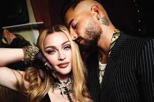 Las fotos de Madonna arriba de Maluma que revolucionaron las redes