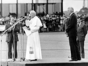 plik, archiwum-.  Emanuela Orlandi zniknęła, gdy Jan Paweł II był papieżem.