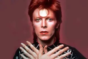 La escandalosa transformación que salvó y convirtió en una leyenda a David Bowie