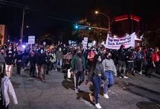 Racismo en EE.UU.: toque de queda en Filadelfia tras dos noches de protestas