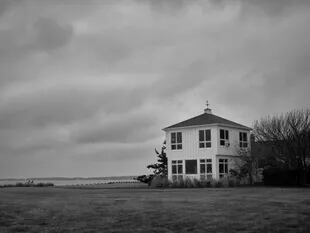 La casa en Shelter Island que se convirtió en la escena del crimen, en 2018, de Paul Wancura. (Rick Wenner/The New York Times)