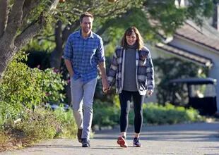 Jennifer Garner y John Miller pasearon juntos por Santa Bárbara y disfrutraron de las boutiques y tiendas de antigüedades en Montecito's Village