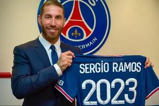 Sergio Ramos firmó un contrato por dos años con PSG